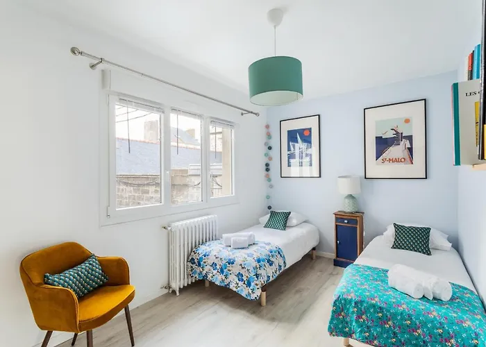 Les Abimes, Beau Logement Avec 2 Chambres Avec Parking